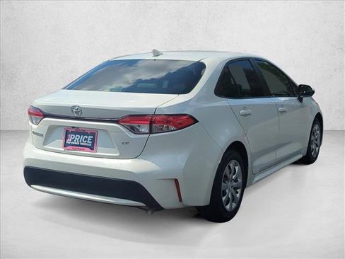 Used 2021 Toyota Corolla LE image 5
