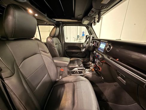 Used 2020 Jeep Wrangler Unlimited Sahara AWD/4WD image 30