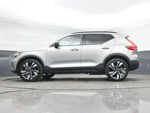 Used 2023 Volvo XC40 B5 Plus w/ Protection Package Premier AWD/4WD image 40