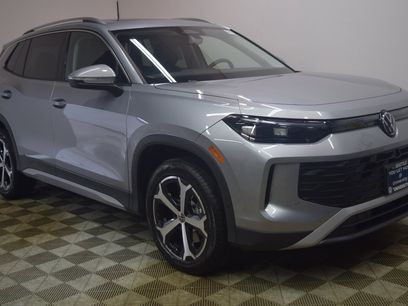 New 2025 Volkswagen Tiguan SE