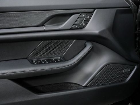 New 2026 Porsche Taycan image 6