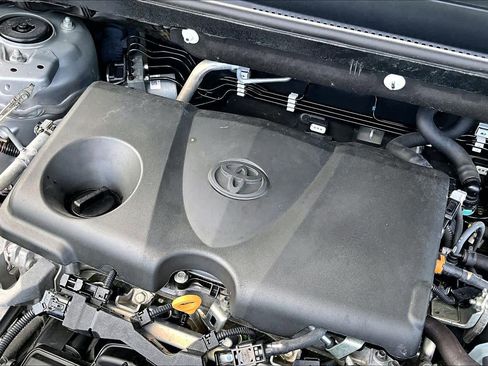 Used 2024 Toyota RAV4 XLE image 31