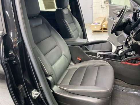 Certified 2022 Chevrolet TrailBlazer RS w/ Technology Package AWD/4WD image 37