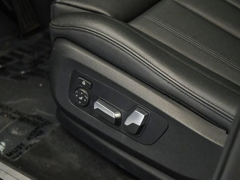 Used 2019 BMW X7 xDrive40i w/ Cold Weather Package AWD/4WD image 25
