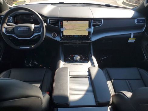 New 2026 Jeep Grand Wagoneer Limited image 18