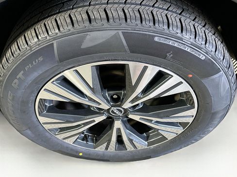 Used 2023 Nissan Rogue SV AWD/4WD image 11