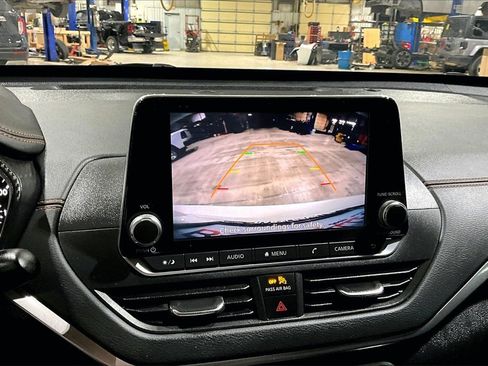 Used 2022 Nissan Altima 2.5 SR w/ Midnight Edition Package image 21