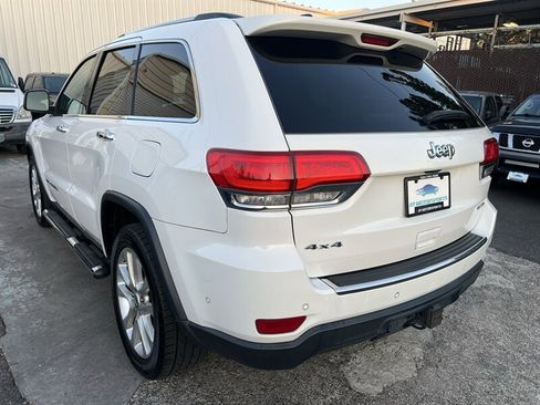 Used 2017 Jeep Grand Cherokee Limited w/ Luxury Group II AWD/4WD image 3
