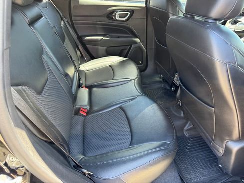 Used 2022 Jeep Compass Latitude FWD image 4