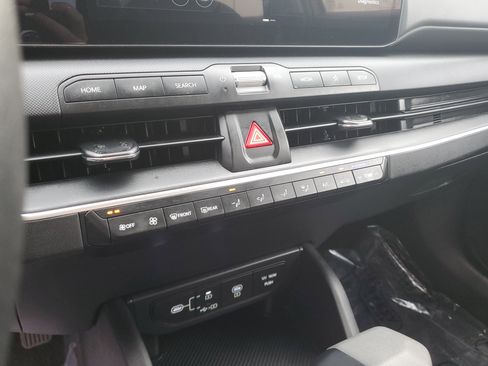 Used 2025 Kia K4 LXS image 22