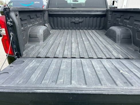 Used 2020 Chevrolet Silverado 1500 Custom w/ Custom Value Package AWD/4WD image 8
