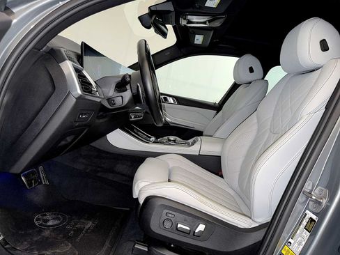 Used 2024 BMW X5 xDrive40i w/ M Sport Package AWD/4WD image 9