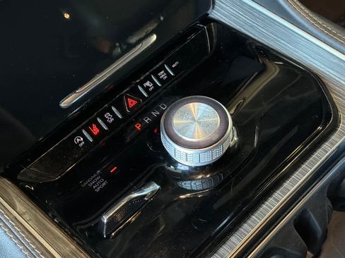 Used 2024 Jeep Wagoneer Series II w/ Flexible Seating Group image 25