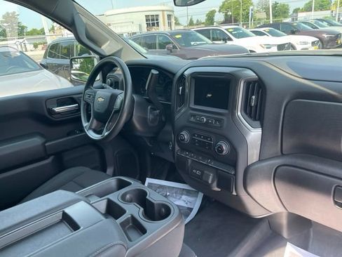 Used 2025 Chevrolet Silverado 1500 W/T w/ WT Value Package AWD/4WD image 22