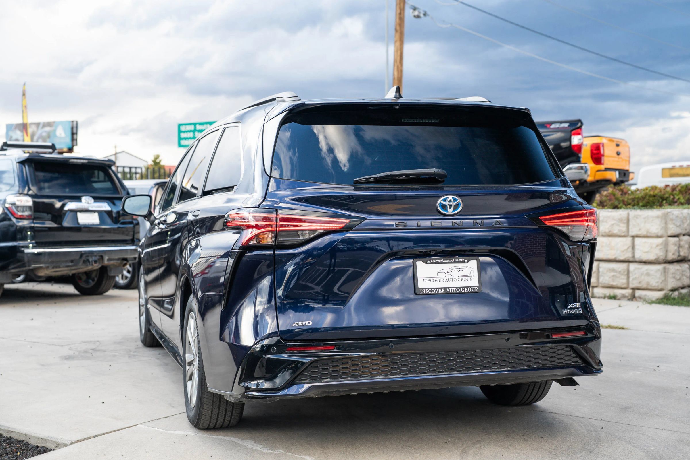 Used 2021 Toyota Sienna XSE AWD/4WD image 5