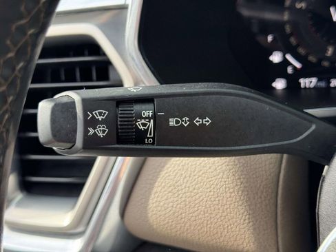 Used 2023 GMC Canyon Denali image 19