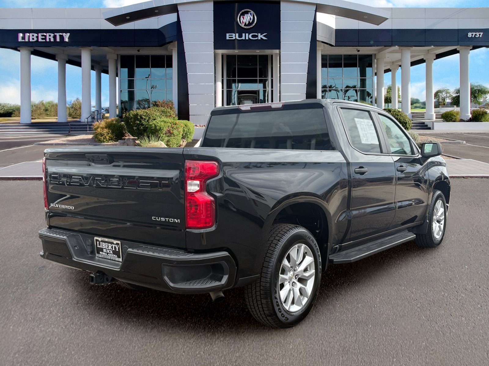 Used 2023 Chevrolet Silverado 1500 Custom RWD image 3