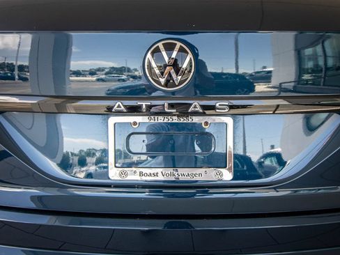 Used 2023 Volkswagen Atlas Cross Sport SEL R-Line AWD/4WD image 15