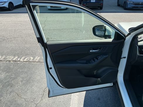 Certified 2023 Nissan Rogue SL AWD/4WD image 11
