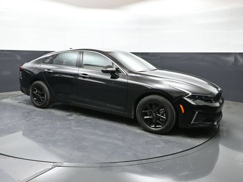 Used 2025 Kia K5 LXS FWD image 1