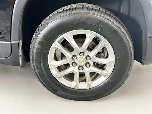 Used 2018 Chevrolet Traverse LT FWD image 11