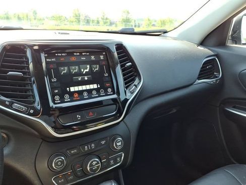 Used 2019 Jeep Cherokee Limited AWD/4WD image 10