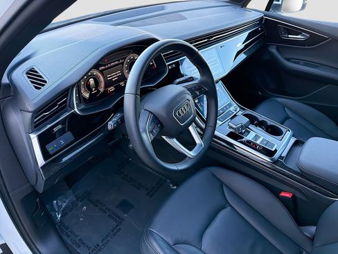 Certified 2025 Audi Q7 3.0T Premium Plus image 28