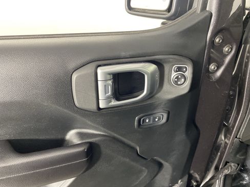 Used 2020 Jeep Wrangler Sport AWD/4WD image 14