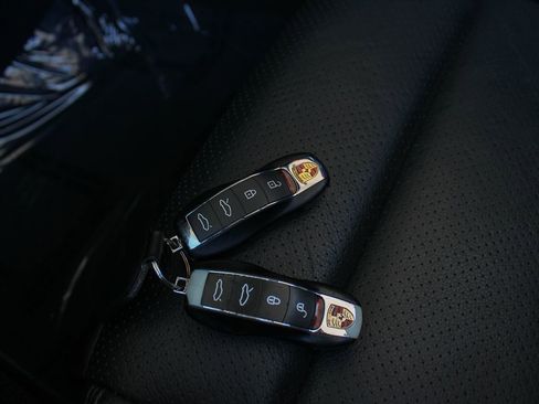 Used 2015 Porsche Boxster image 30