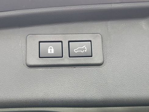 Used 2025 Subaru Outback Premium image 29