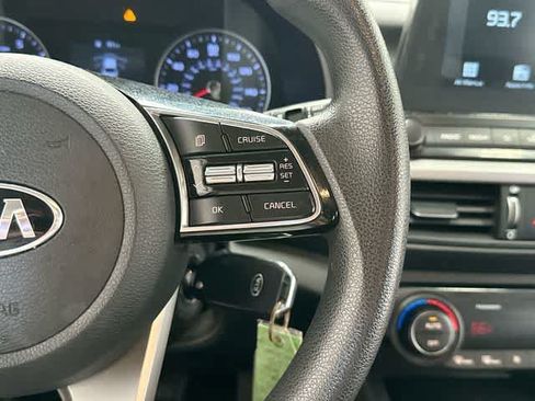 Used 2019 Kia Forte LXS FWD image 9
