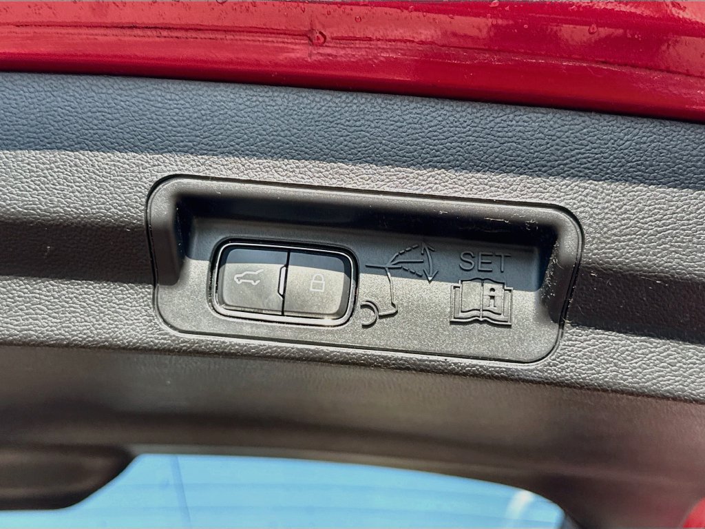 Used 2020 Ford Explorer Limited RWD image 33