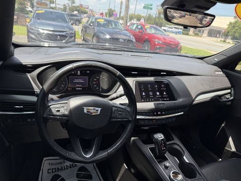 Used 2019 Cadillac XT4 Premium Luxury w/ Technology Package FWD image 16