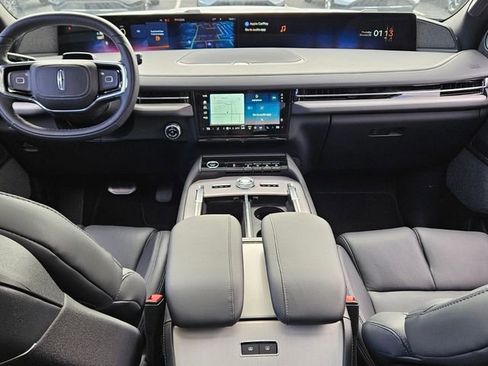 New 2025 Lincoln Navigator Reserve w/ Jet Appearance Package image 14