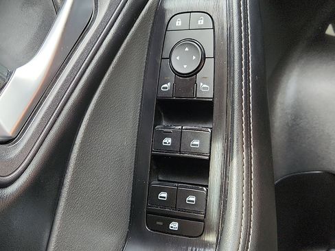 Used 2024 Nissan Rogue SV image 17