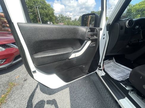 Used 2014 Jeep Wrangler Unlimited Sport w/ Quick Order Package 24S AWD/4WD image 11