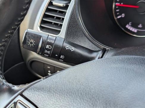 Used 2018 Kia Forte S w/ S Technology Plus Package FWD image 15