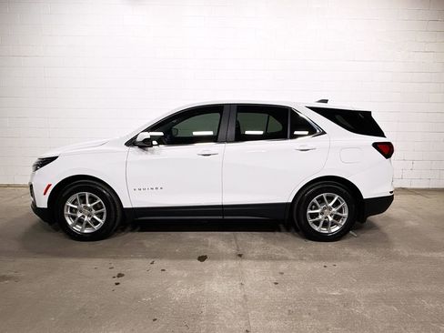 Used 2023 Chevrolet Equinox LT image 2