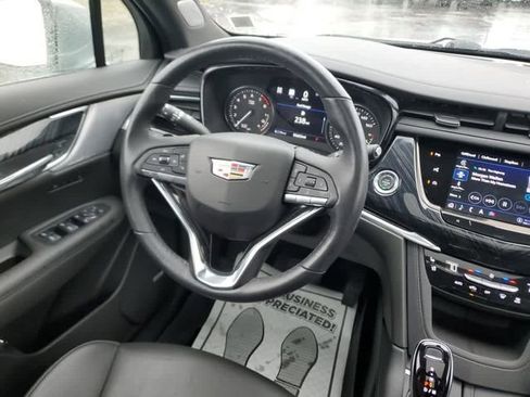 Used 2023 Cadillac XT6 Premium Luxury w/ Technology Package AWD/4WD image 18