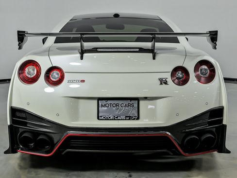 Used 2020 Nissan GT-R NISMO AWD/4WD image 11