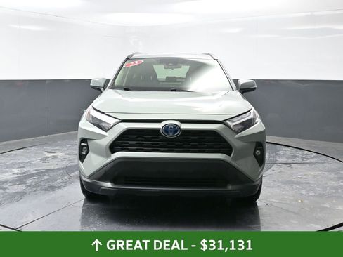 Used 2023 Toyota RAV4 XLE Premium image 8
