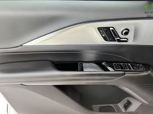 Used 2024 Cadillac Lyriq Tech RWD image 52