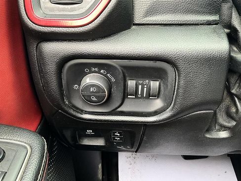 Used 2019 RAM 1500 Rebel w/ Rebel Level 1 Equipment Group AWD/4WD image 17