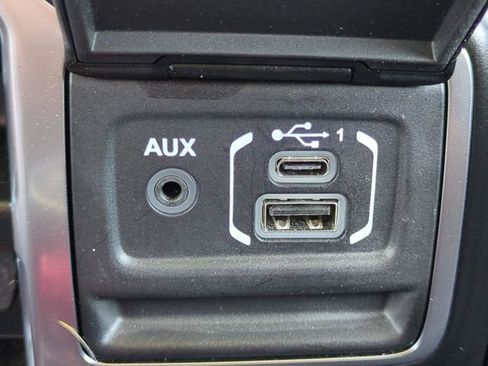 Used 2022 Jeep Wrangler Unlimited Sahara w/ Cold Weather Group AWD/4WD image 22