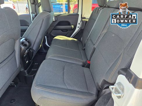 Used 2024 Jeep Wrangler Unlimited Sahara AWD/4WD image 11