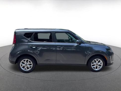 Used 2025 Kia Soul LX w/ LX Technology Package FWD image 16