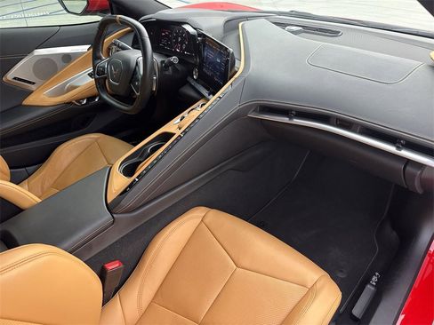 Used 2021 Chevrolet Corvette Stingray w/ Engine Appearance Package image 24