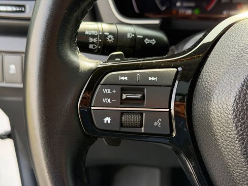Used 2025 Honda Pilot Touring image 20