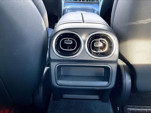 Used 2024 Mercedes-Benz C 300 4MATIC Sedan image 33