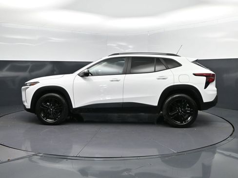 Used 2024 Chevrolet Trax ACTIV w/ Driver Confidence Package image 4